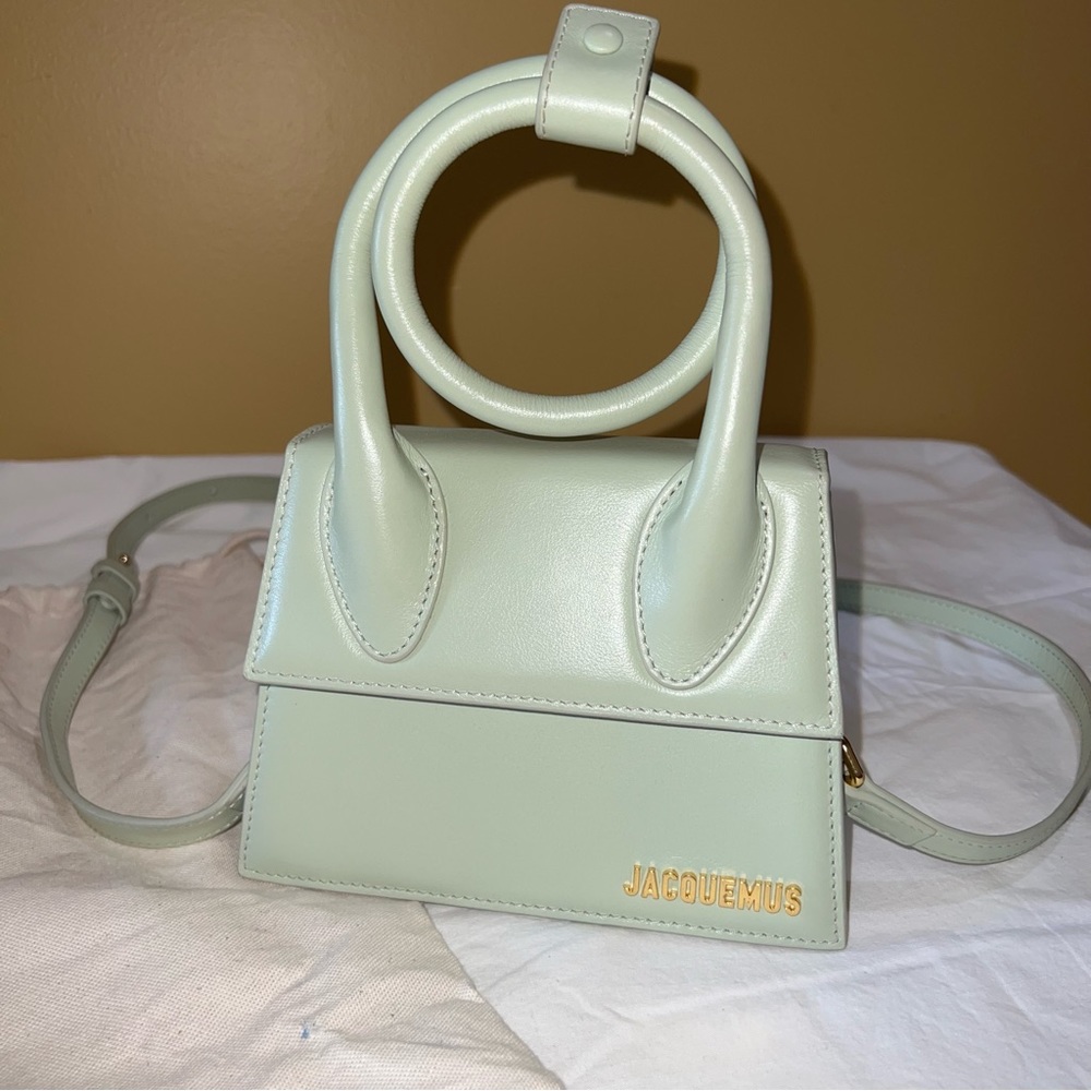 Le Chiquito Noeud Medium Leather Top-Handle Bag - Picture 8 of 16